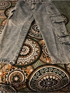 Washed Gray Cargo Jeans with Side Pockets